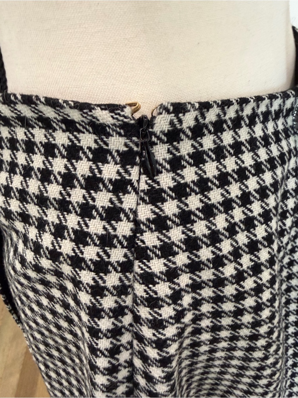 Sezane Laure Houndstooth Skirt – Black/Ecru – Size 42 - Picture 12 of 12